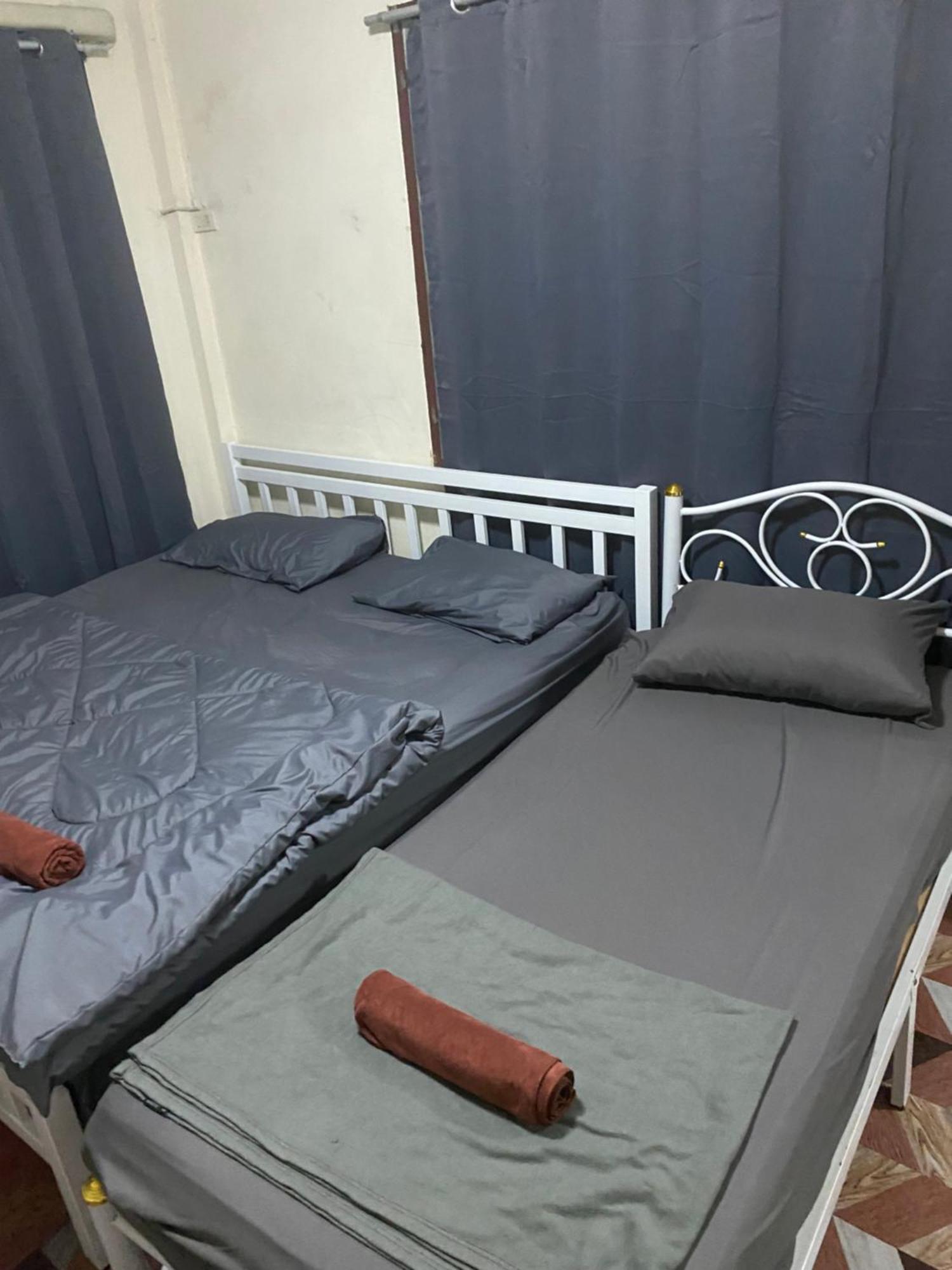 Sleep Break Hostel Sathon Bangkok Exterior photo