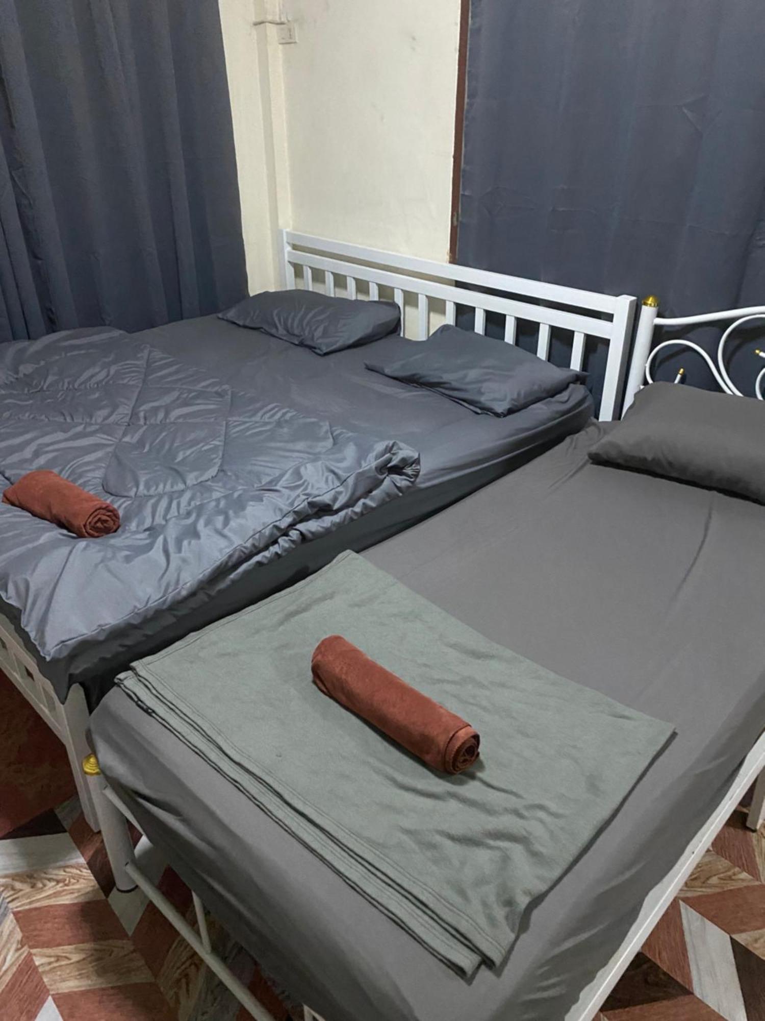 Sleep Break Hostel Sathon Bangkok Exterior photo